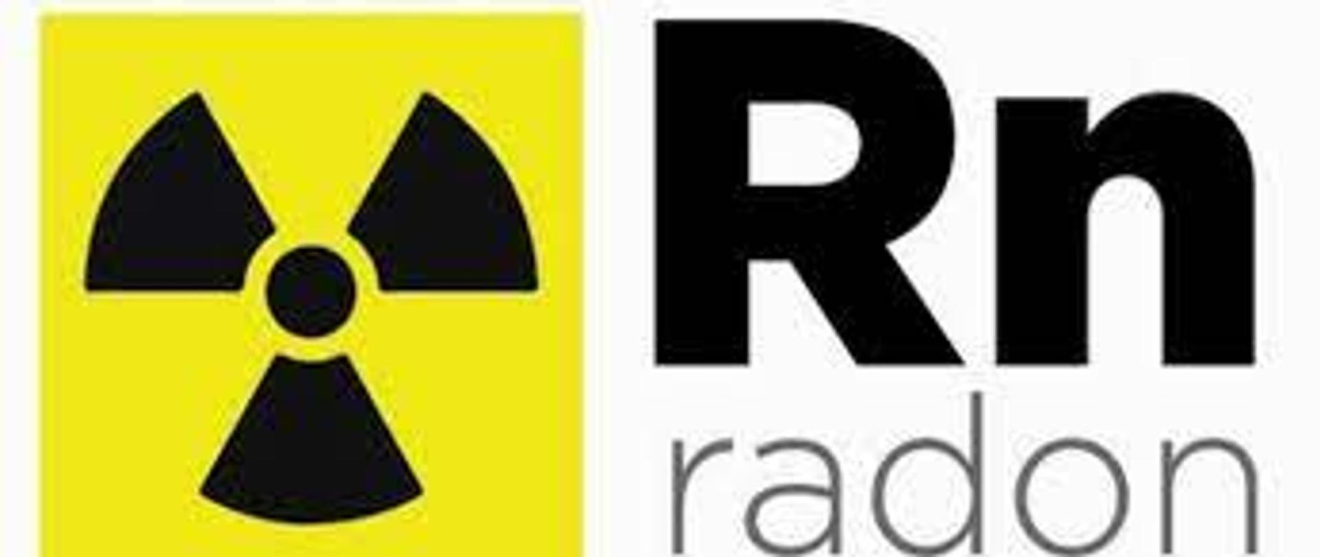Z lewej strony na żółtym tle zamieszczono symbol promieniowania (trzy poszerzone śmigła z czarna kropka na środku). Po prawej stronie na górze Symbol pierwiastka Rn, na dole napis szary "radon"