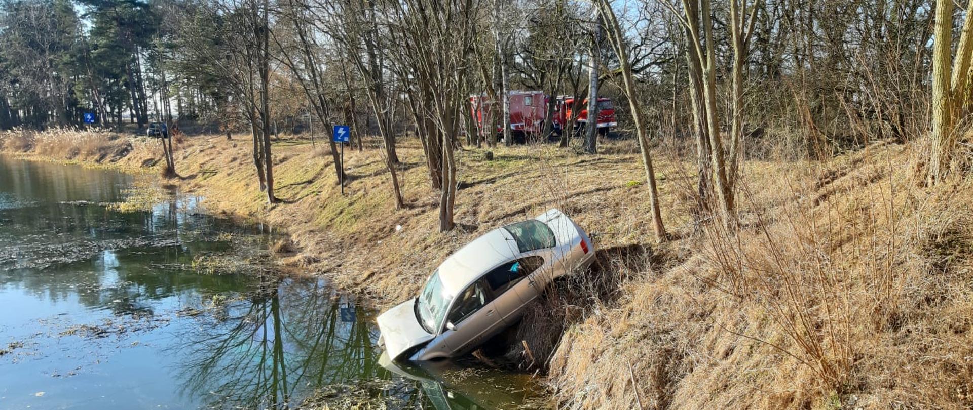 Samochód osobowy w Noteci