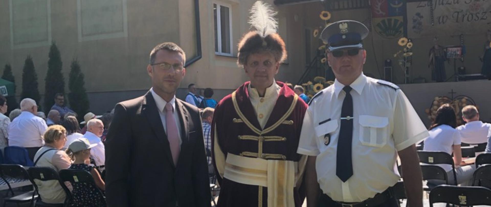 Marcin Grabowski Kierownik ostrołęckiej Delegatury MUW z Edwinem Mierzejewskim Wójtem Gminy Troszyn.