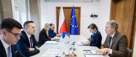Spotkanie wiceministra infrastruktury Pawła Gancarza z dyrektorem Dyrekcji Generalnej ds. Mobilności i Transportu