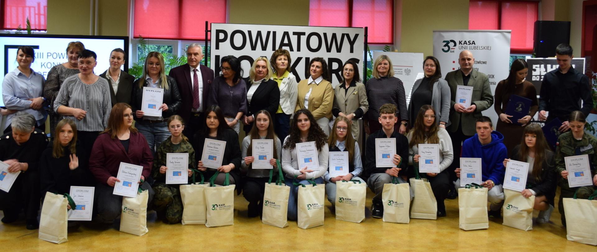 UDZIAŁ UCZENNIC W XXIII POWIATOWYM KONKURSIE PROFILAKTYCZNYM POD HASŁEM „ ZATRZYMAJ EKRAN - ZAUWAŻ SIEBIE I INNYCH.”