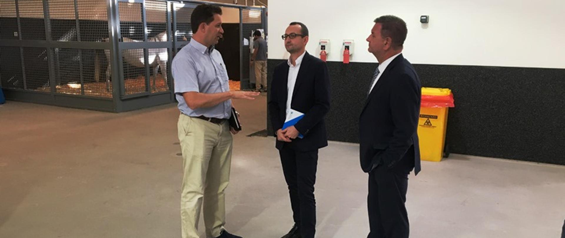 Wizyta prof. K. Marycza w szpitalu medycznym dla koni w ośrodku Al Shaqab