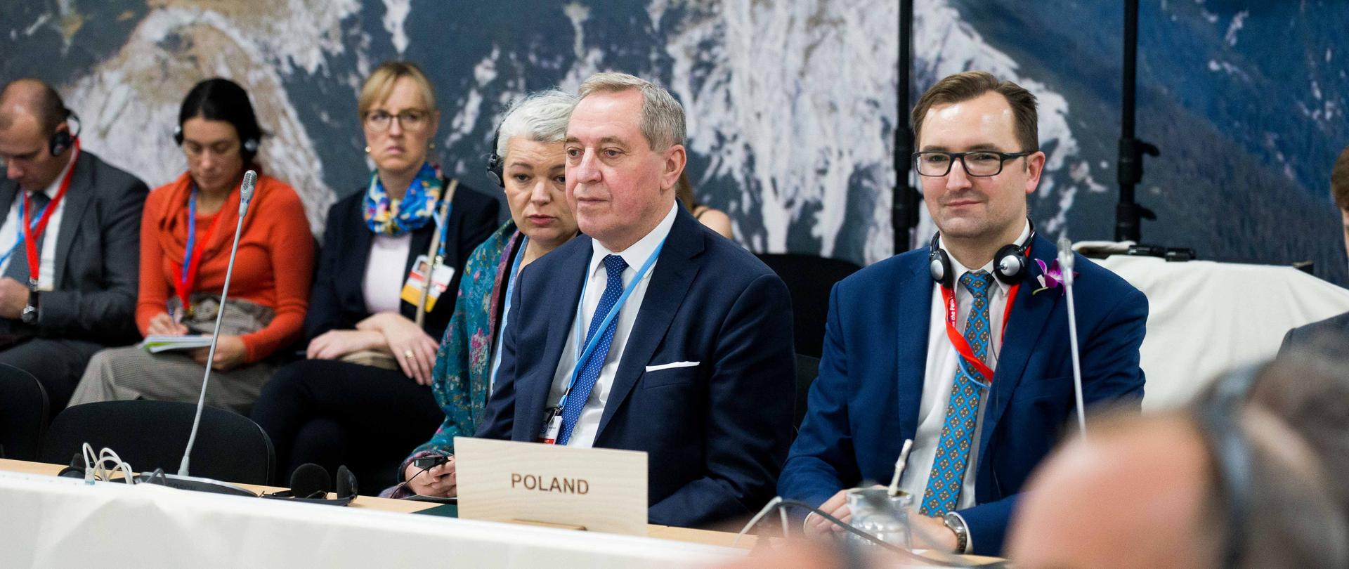 Minister środowiska Henryk Kowalczyk i wiceminister Sławomir Mazurek podczas spotkania wysokiego szczebla