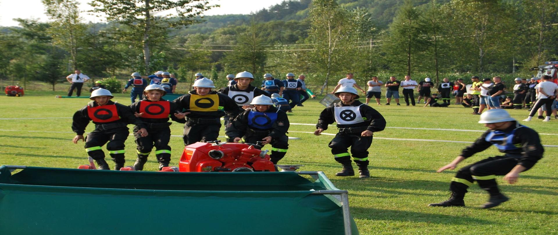 Poglądowe zdjęcie startu drużyn