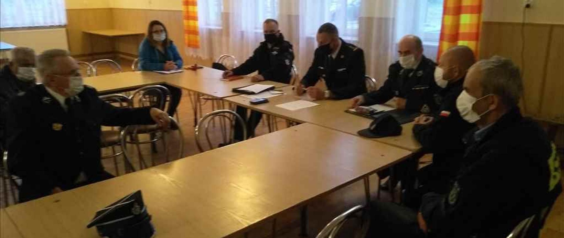 KONSULTACJE SPOŁECZNE USTAWY O OCHOTNICZEJ STRAŻY POŻARNEJ W POWIECIE PIŃCZOWSKIM 