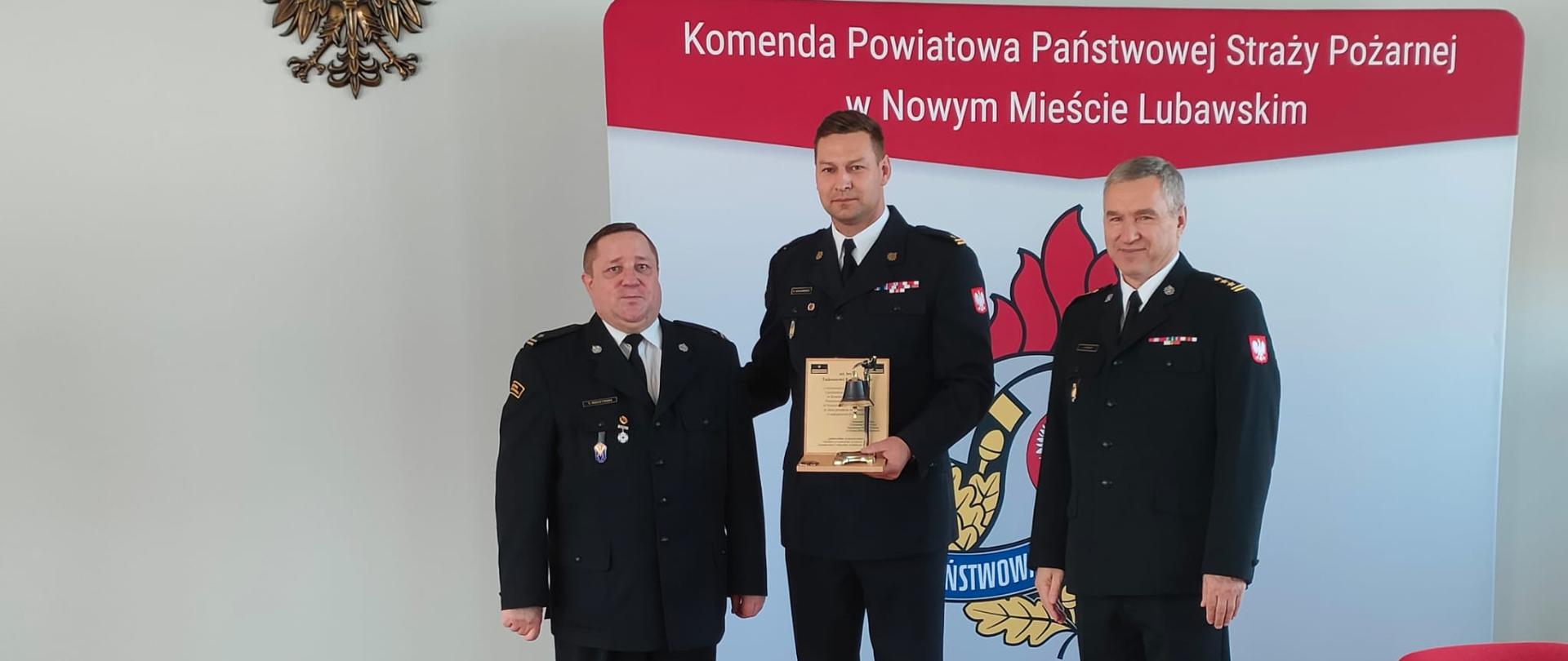 Przejście na zaopatrzenie emerytalne nowomiejskiego strażaka 