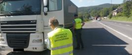 Inspektorzy WIOŚ kontrolują samochody na drodze