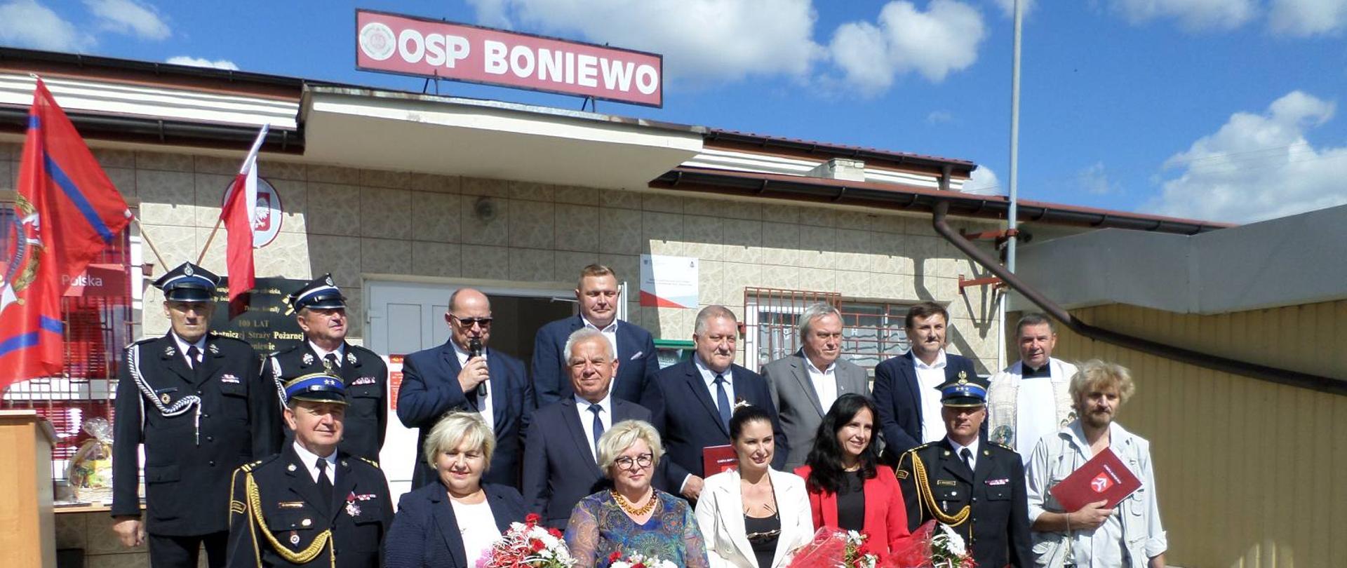 Uroczyste przekazanie nowego samochodu ratowniczo-gaśniczego w OSP Boniewo