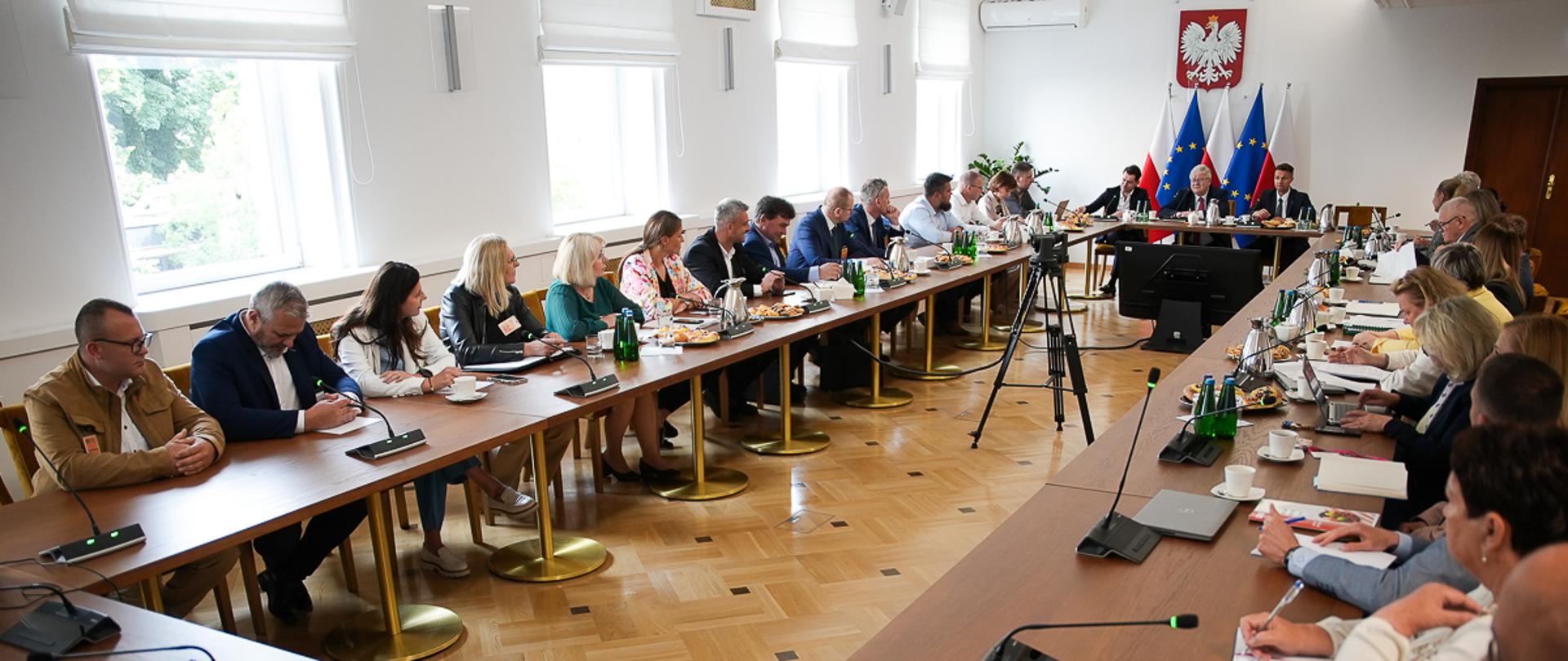 Spotkanie dotyczące strat w rolnictwie wywołanych niekorzystnymi zjawiskami atmosferycznymi (fot. MRiRW)