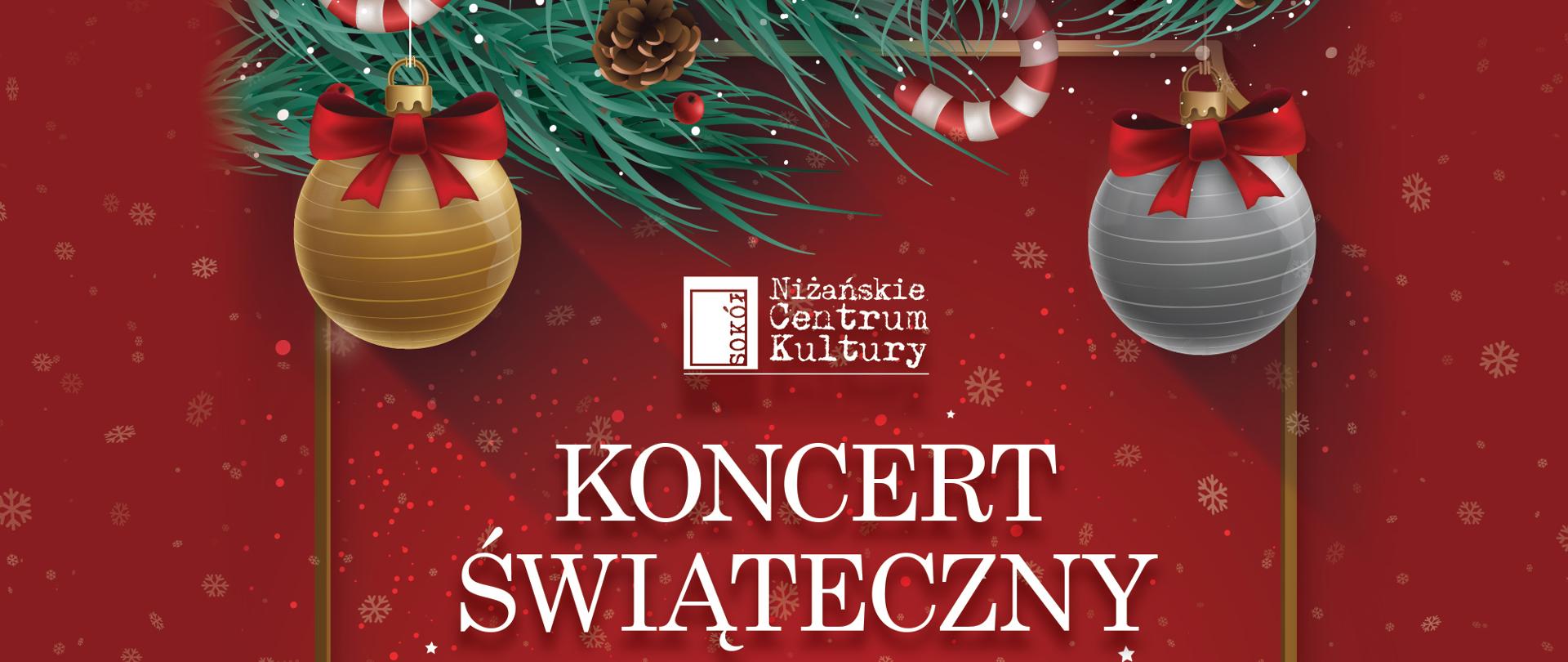 Plakat Koncert świątecznego. Na Czerwonym tle, w centralnym miejscu plakatu nazwa Koncert Świąteczny w wykonaniu Orkiestry PSM pod Dyrekcją Macieja Witka, poniżej występujący soliści. W dolnej części plakatu na śnieżnym tle grafika choinek świątecznych, domki oraz logo Szkoły - czerwona nutka, data, godzina i miejsce koncertu. W Górnej części plakatu zielona gałązka oraz świąteczne ozdoby, bombki, szyszka oraz lizak.