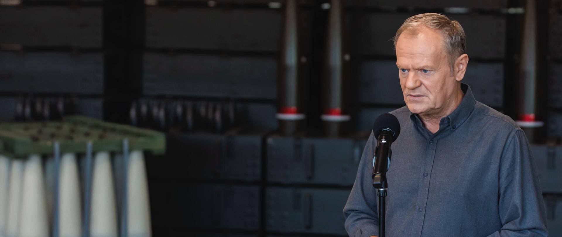 Premier Donald Tusk w zakładach Dezamet