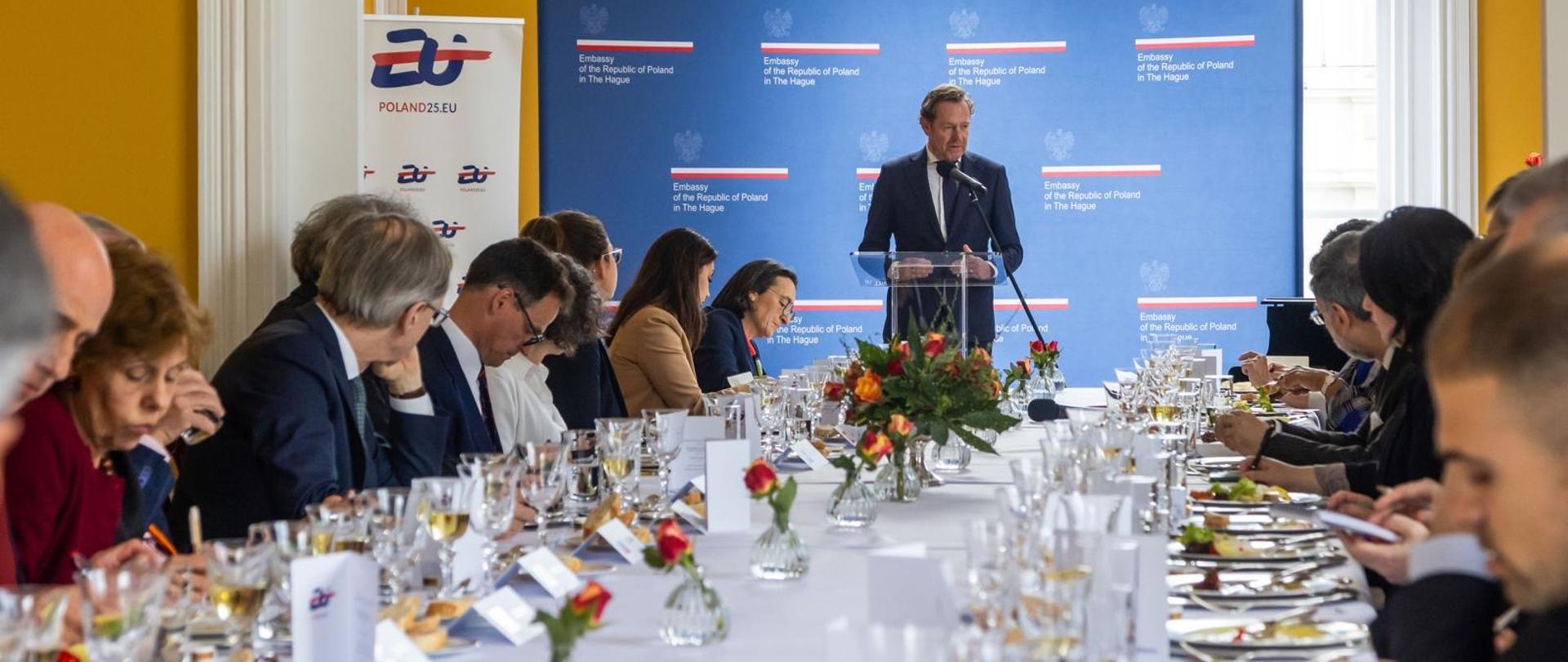 Wizyta Min. van Weela