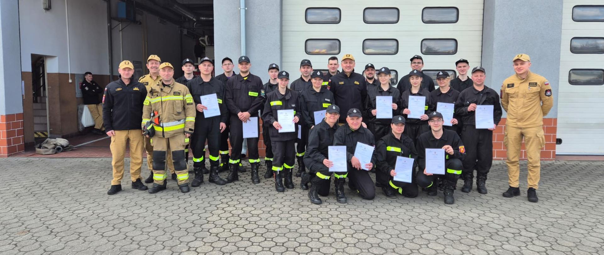 Na zdjęciu uczestnicy egzaminu OSP