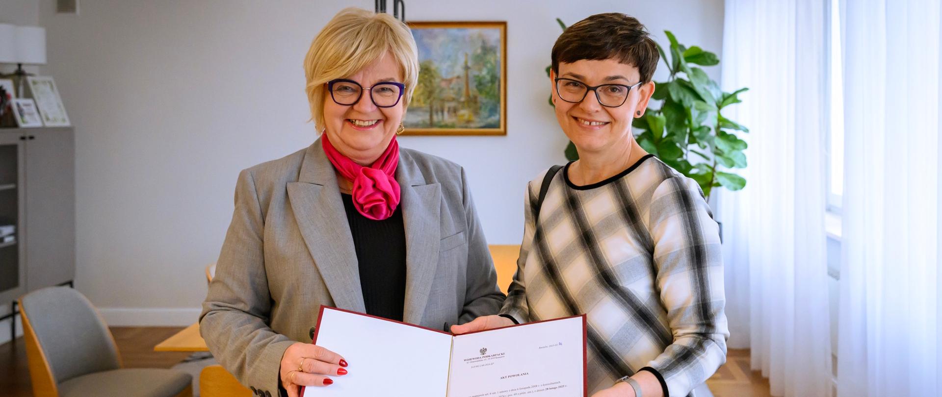 Wojewoda podkarpacki Teresa Kubas-Hul z powołanym konsultantem wojewódzkim w dziedzinie audiologii i foniatrii