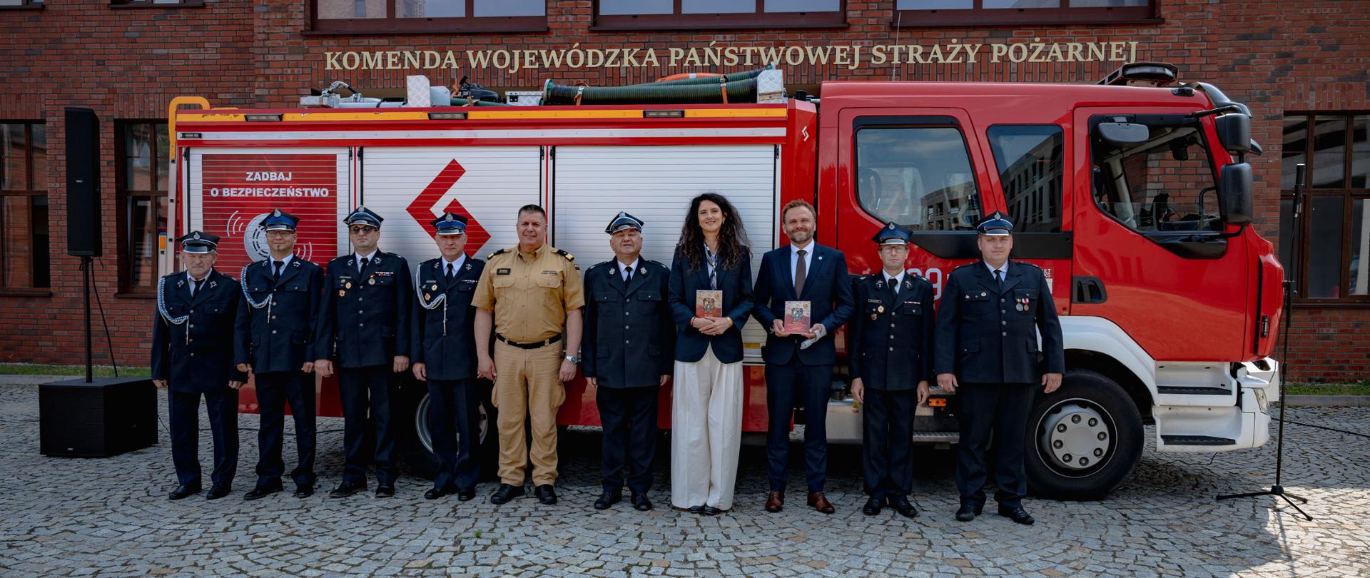 Kolejna inwestycja w bezpieczeństwo Dolnego Śląska. Nowe wozy strażackie dla OSP
