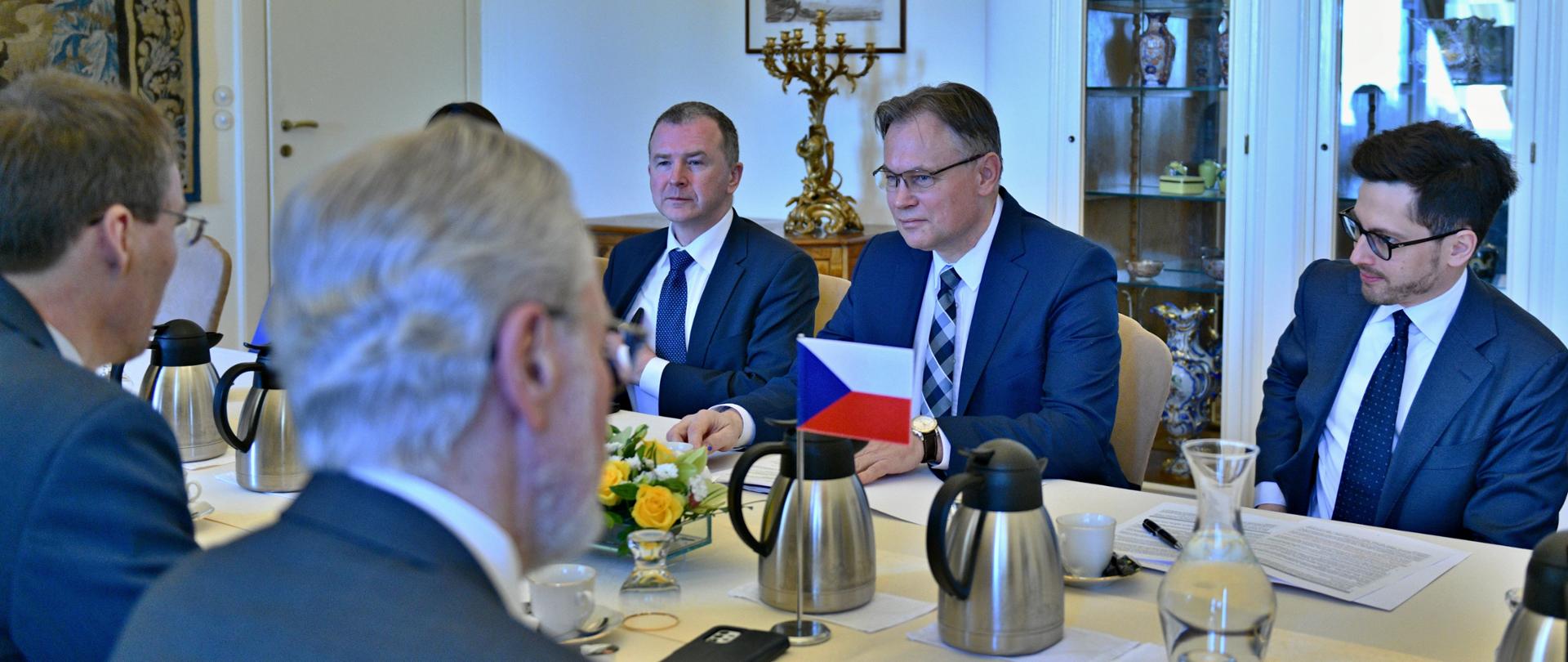 Wiceminister spraw zagranicznych Arkadiusz Mularczyk wziął udział w polsko-czeskich konsultacjach w Pradze