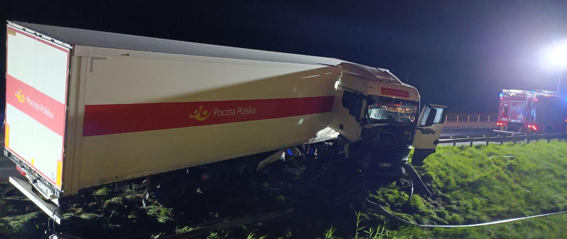 Wypadek samochodu ciężarowego na S7