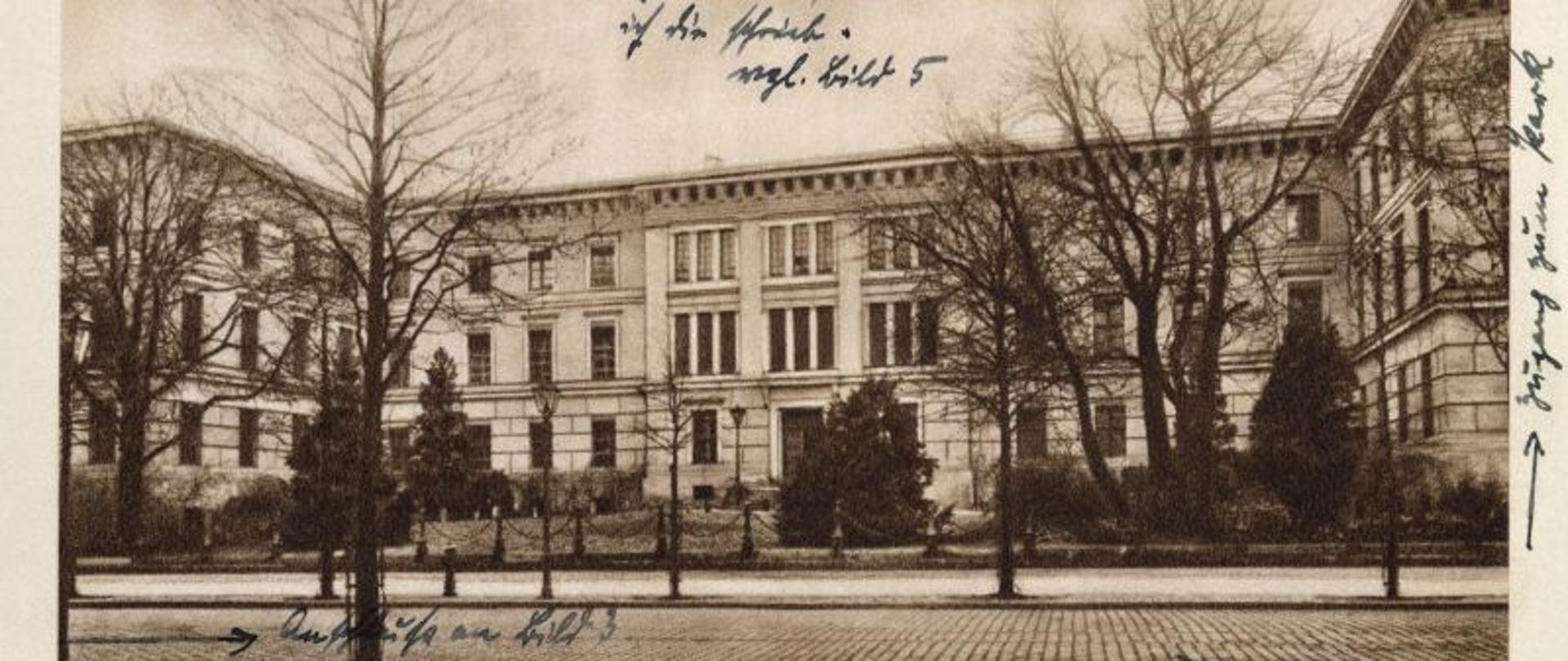 Archiwalne zdjęcie budynku Urzędu Wojewódzkiego w Bydgoszczy