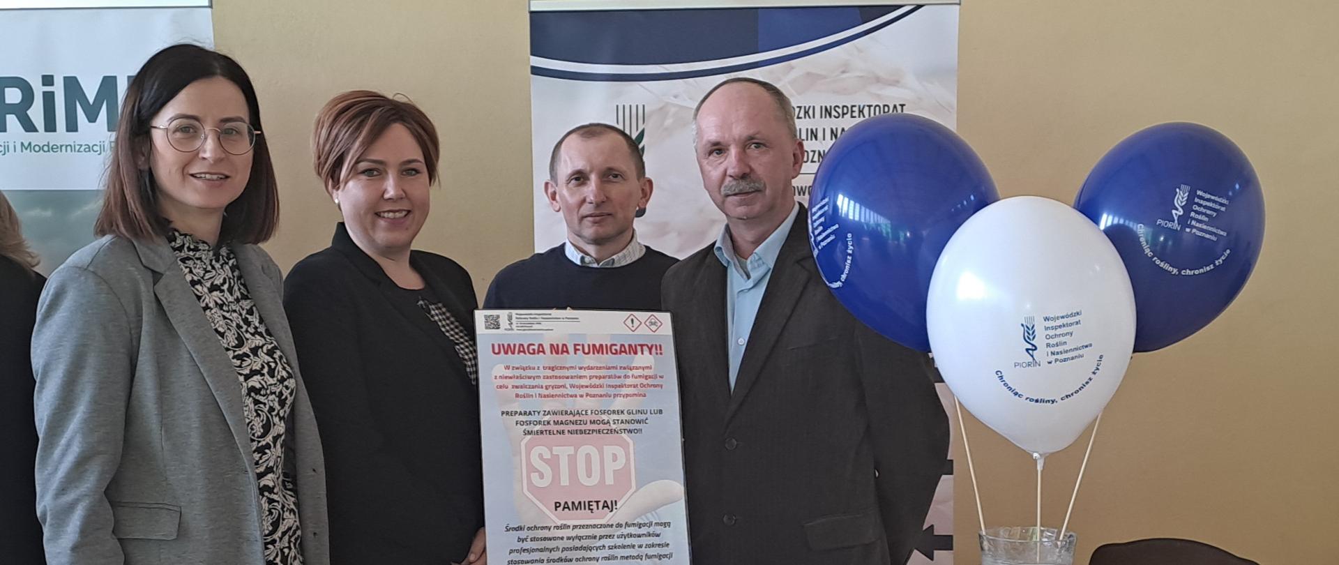 Pracownicy Oddziału w Słupcy przy stoisku WIORiN w Poznaniu