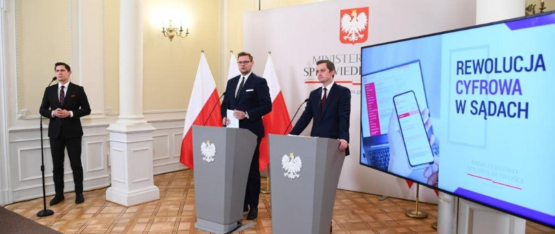 Wiceminister Michał Woś i wiceminister Sebastian Kaleta