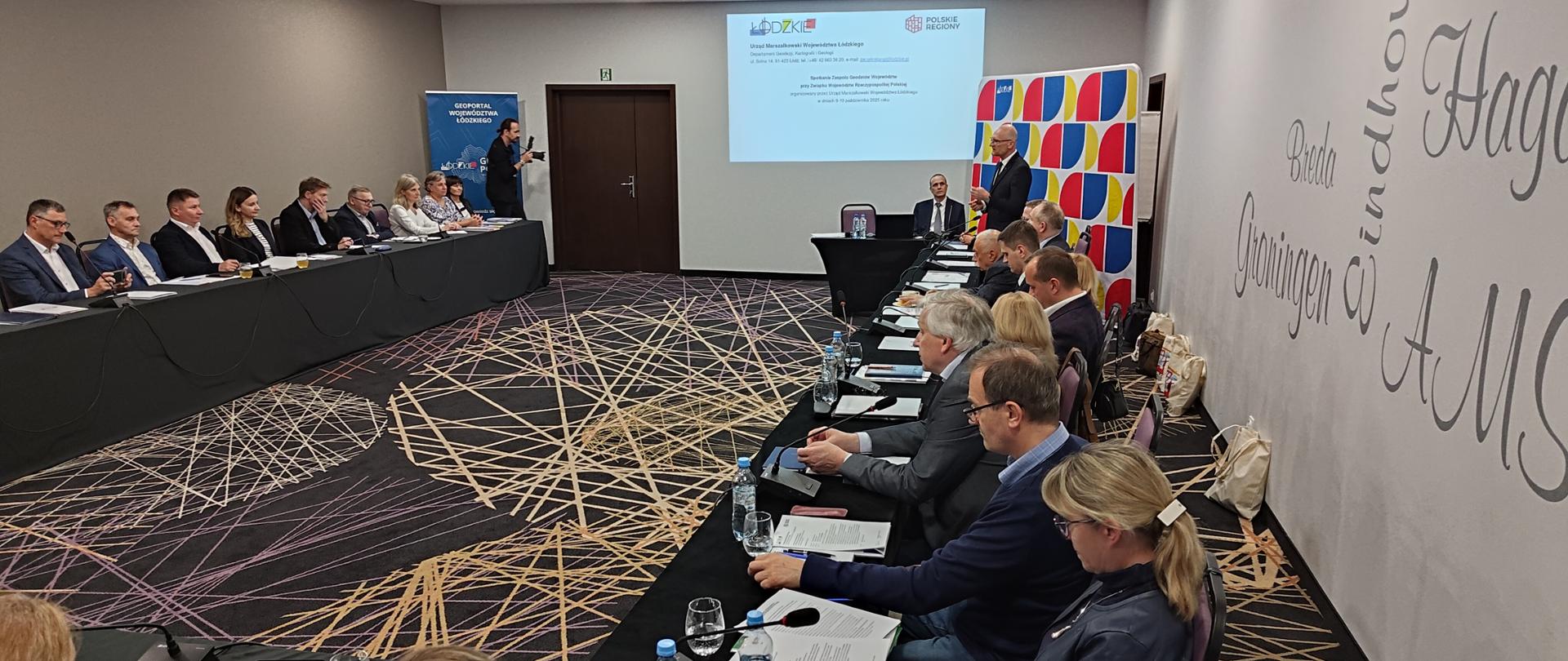 Uczestnicy spotkania Zespołu Geodetów Województw