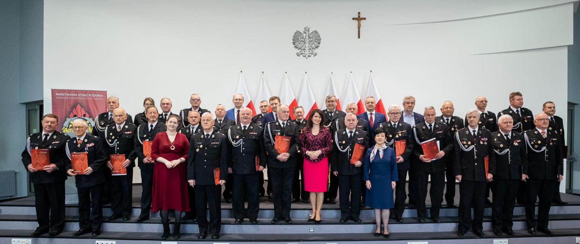 Wręczenie promes za zakup samochodów ratowniczych