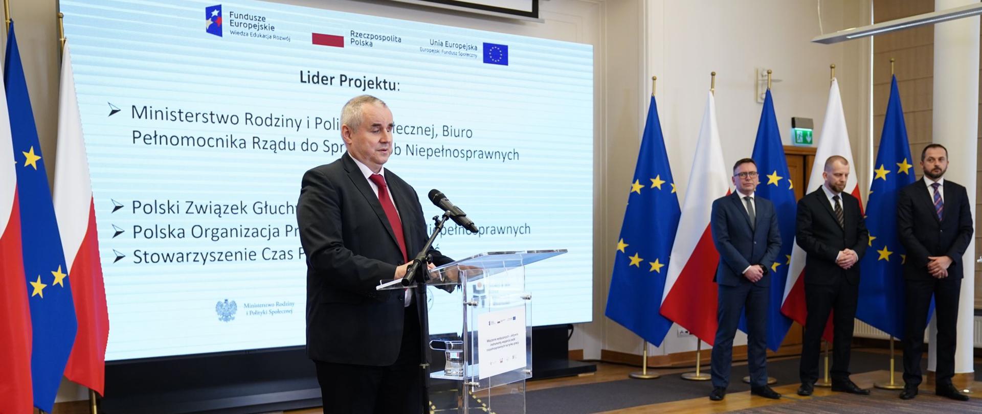 Briefing prasowy ministra Wdówika