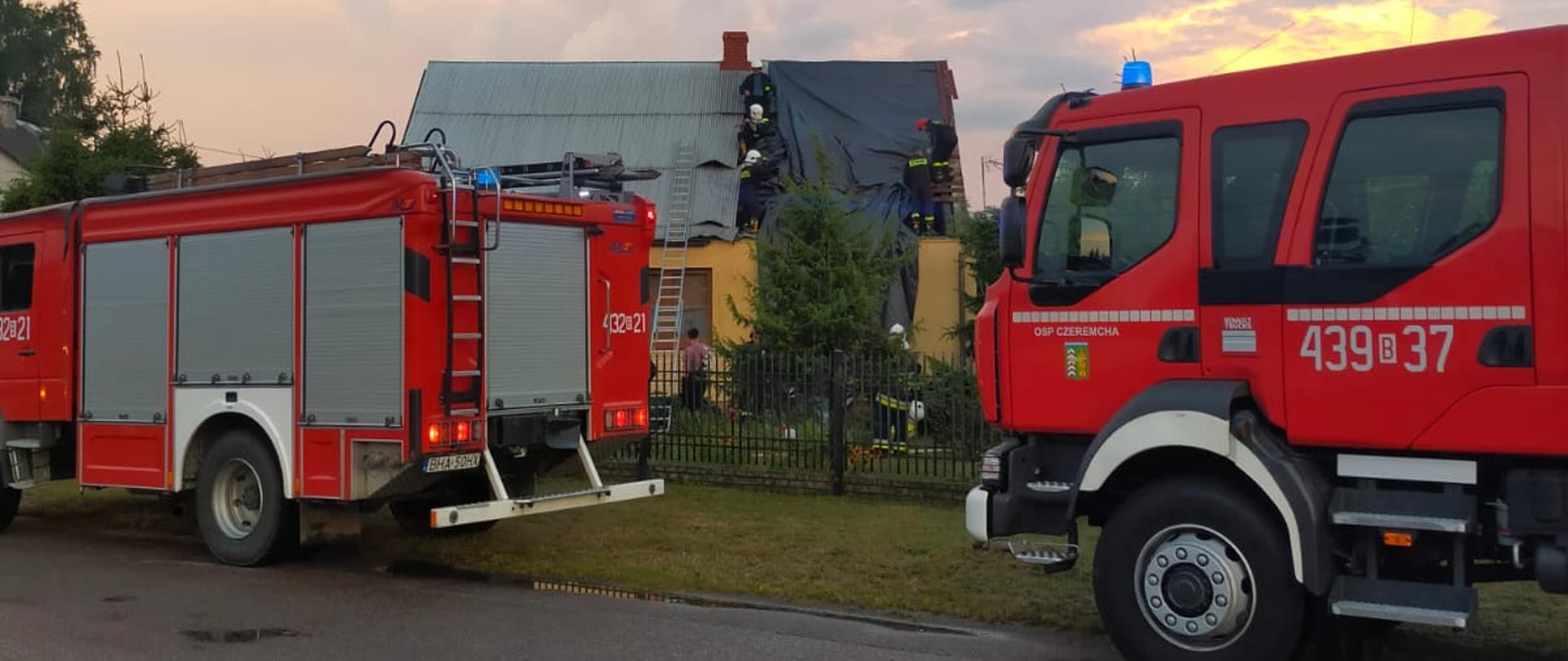 Uszkodzony dach na skutek silnego wiatru