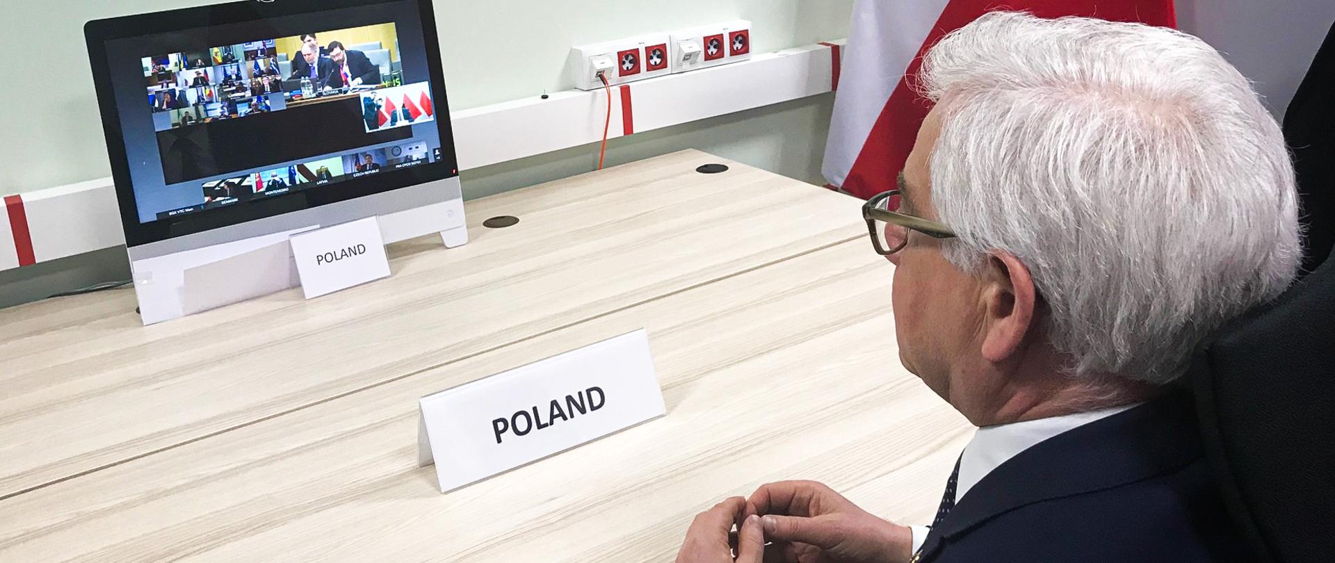 minister Czaputowicz uczestniczy w spotkaniu ministrów sz NATO 