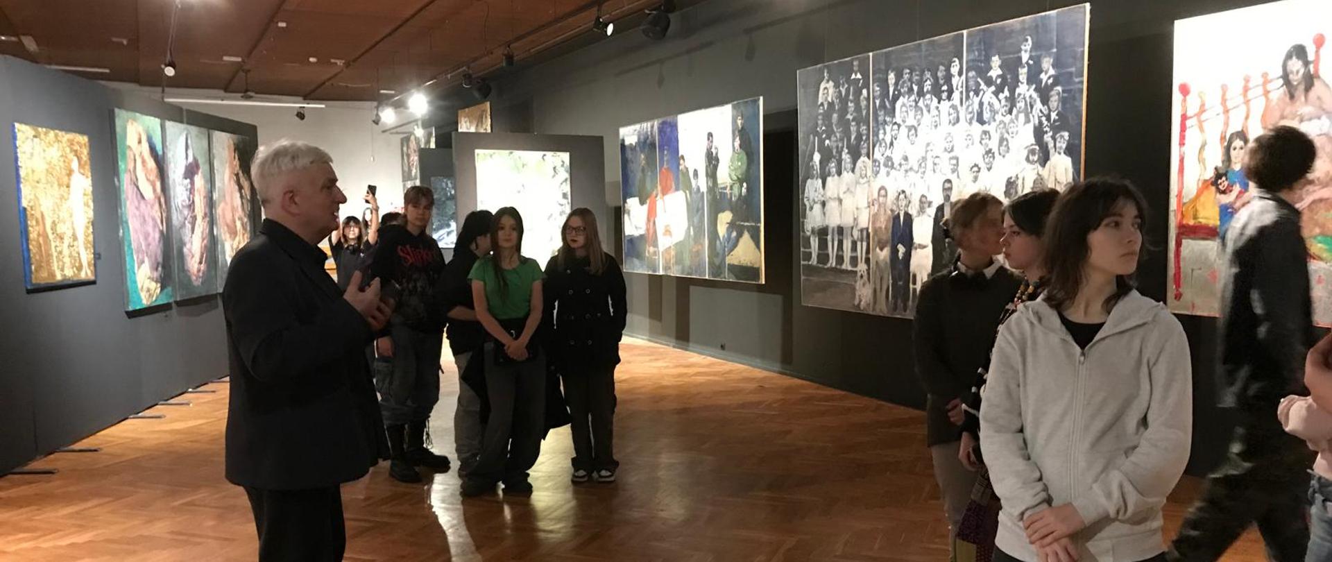 Młodzież z klasy 3mm oraz 2gm miała sposobność wziąć udział w wystawach znajdujących się w Miejskiej Galerii Sztuki w Częstochowie. 