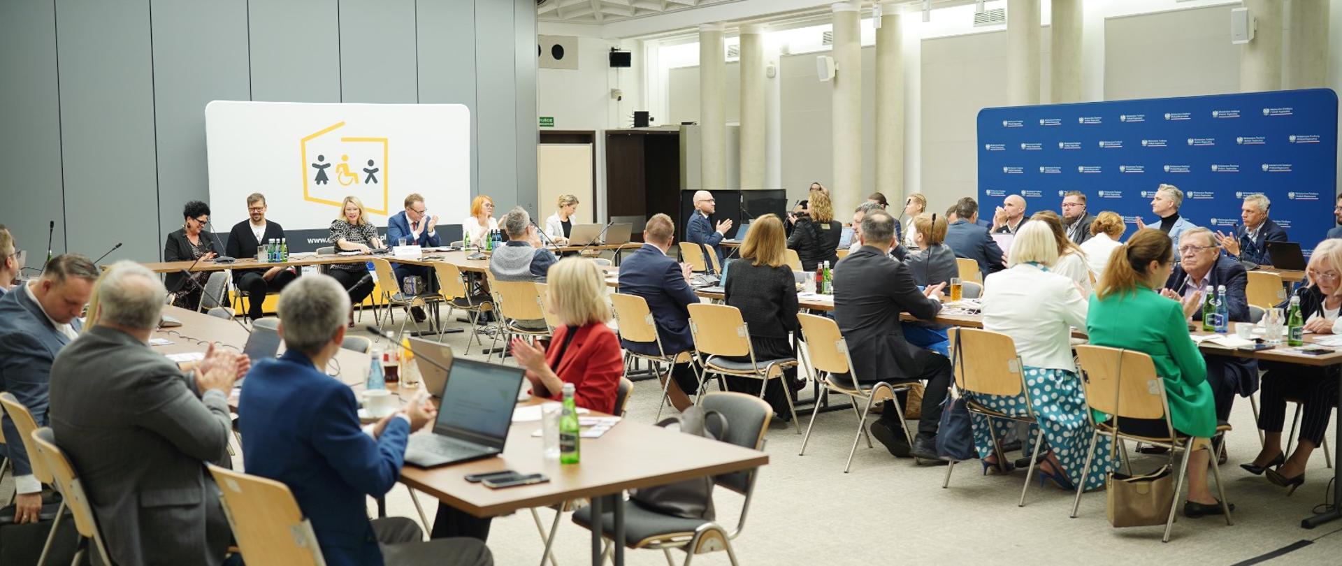 Dostępność dla wszystkich – realne wyzwania, prawdziwe potrzeby. VI posiedzenie Rady Dostępności
