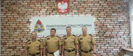 Komendanci KM PSP w Gliwicach wraz z mianowanym dowódcą JRG.