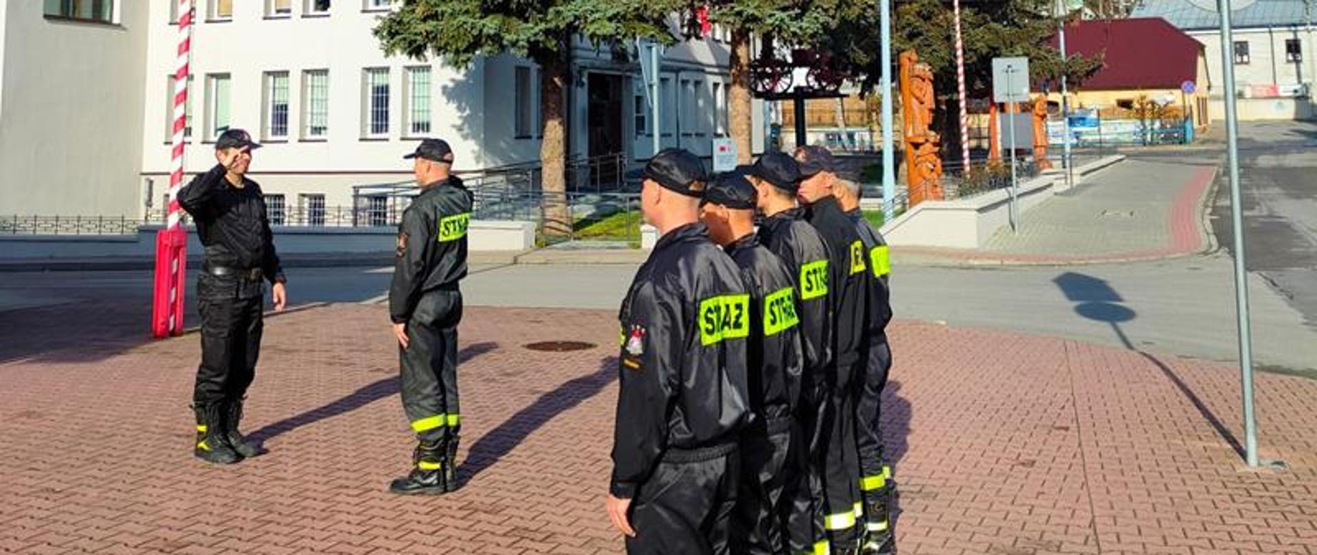 Uroczysta zbiórka z okazji 104 rocznicy odzyskania przez Polskę niepodległości 