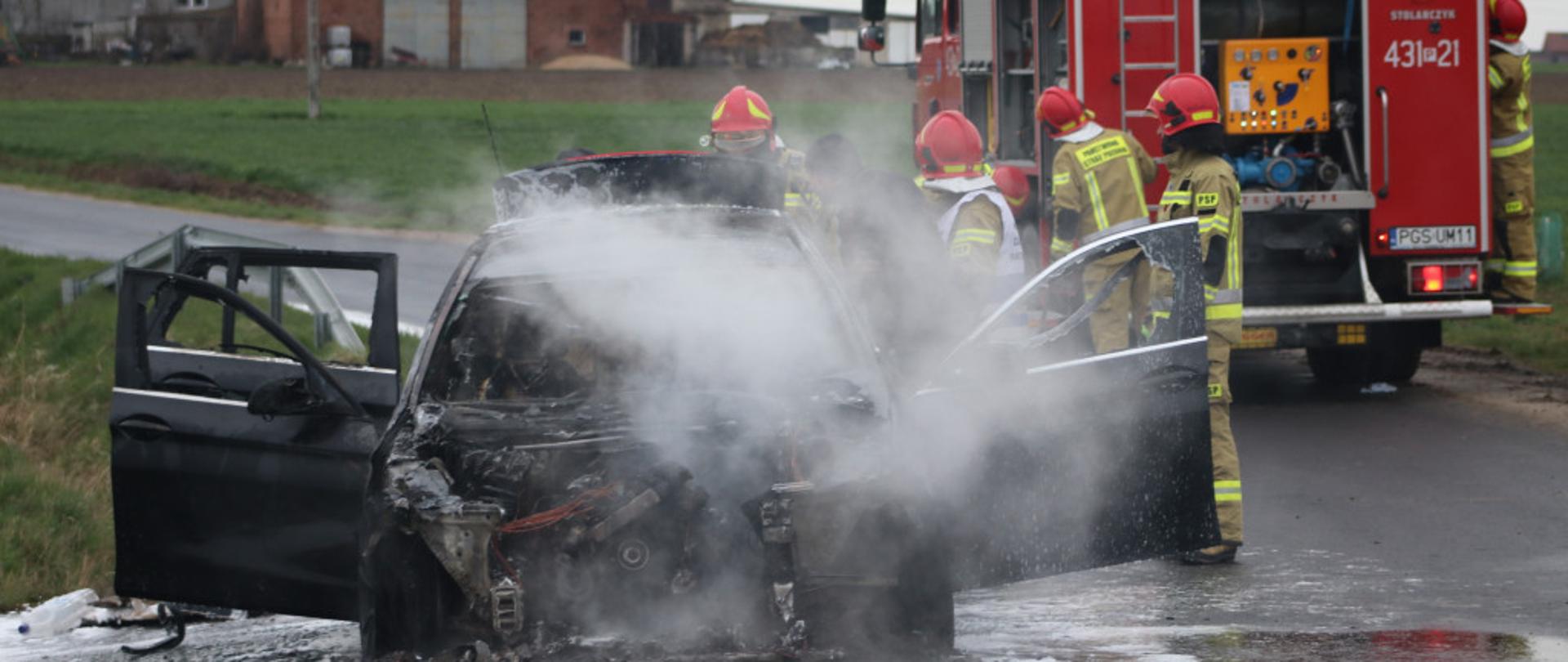 Pożar samochodu osobowego w Sikorzynie