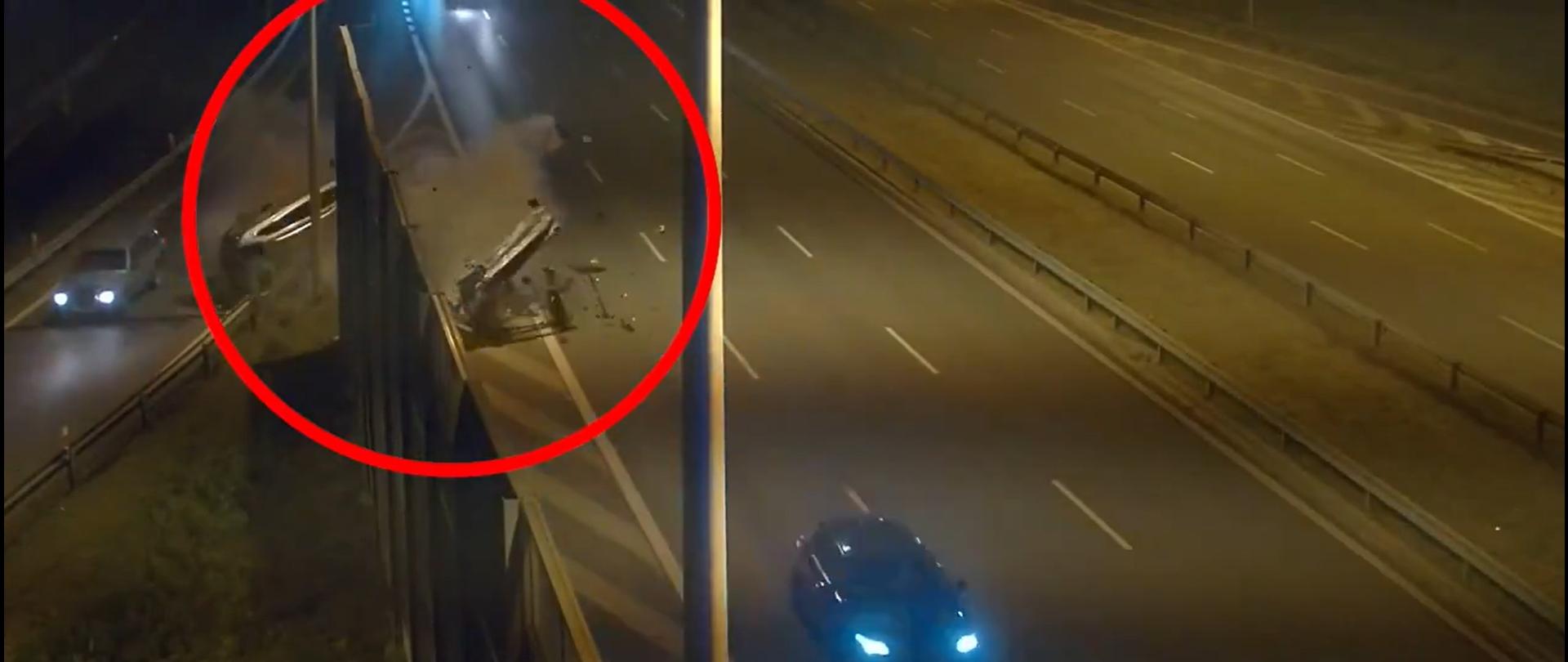 Wypadek. Kierowca uderzył w poduszkę zderzeniową