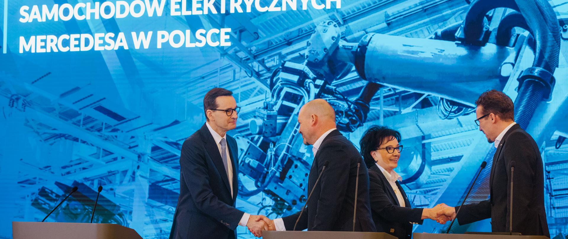 Spotkanie marszałek sejmu Elżbiety Witek, premiera Mateusza Morawieckiego i przedstawicieli Mercedes-Benz Group AG w KPRM.