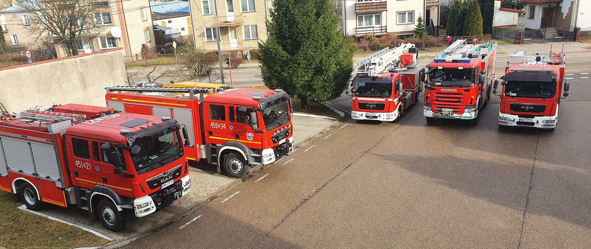 Uroczyste przekazanie samochodów pożarniczych dla Komendy Powiatowej Państwowej Straży Pożarnej w Mońkach oraz Jednostce Ochotniczej Straży Pożarnej w Trzciannem i Długołęce.