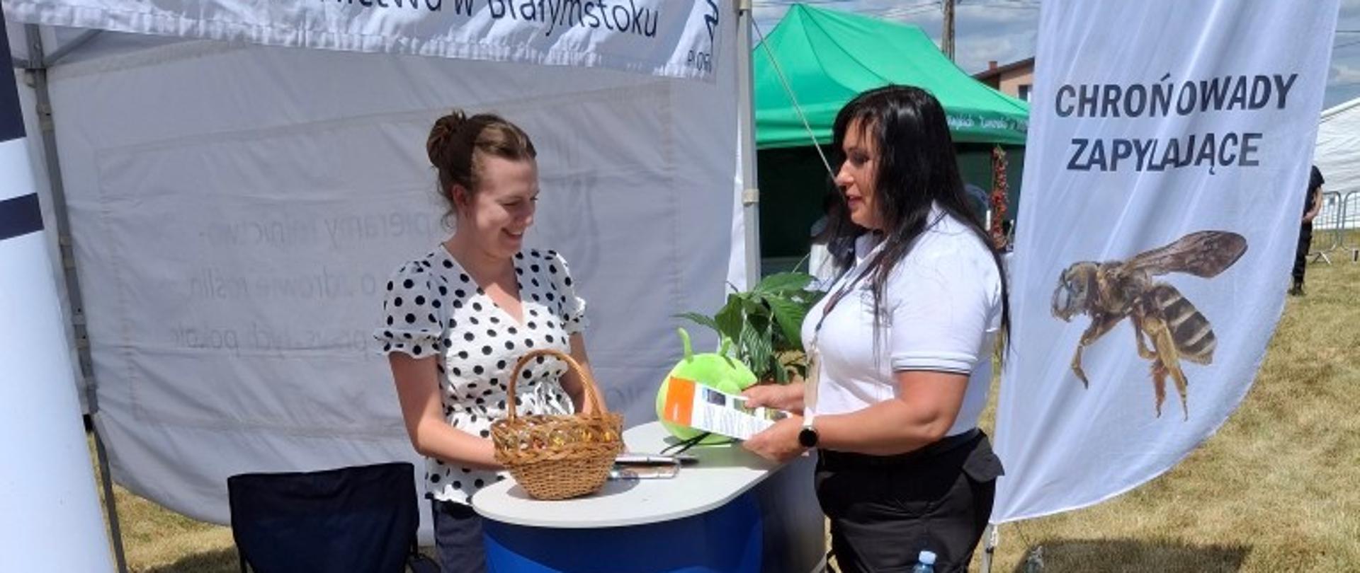 Stoisko promocyjne WIORiN w Białymstoku