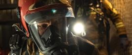 Na zdjęciu widoczny strażacy PSP podczas realizacji 1 założenia tj. zawaliska tunelu