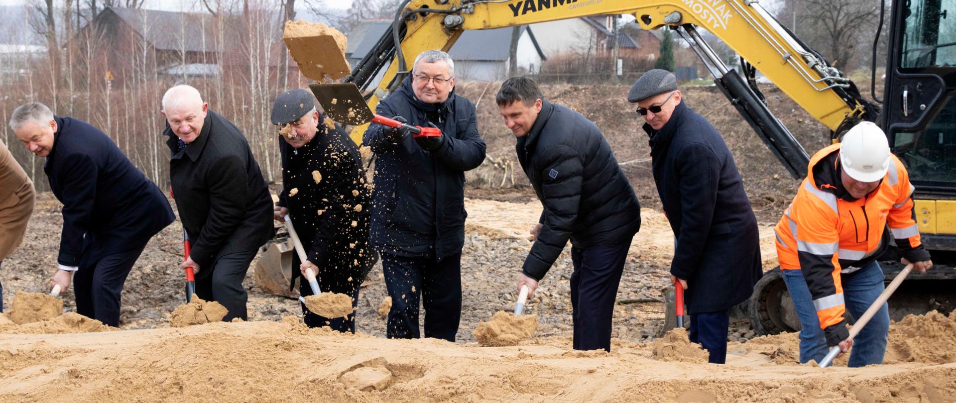 Kolejne inwestycje poprawiające bezpieczeństwo na drogach i na kolei