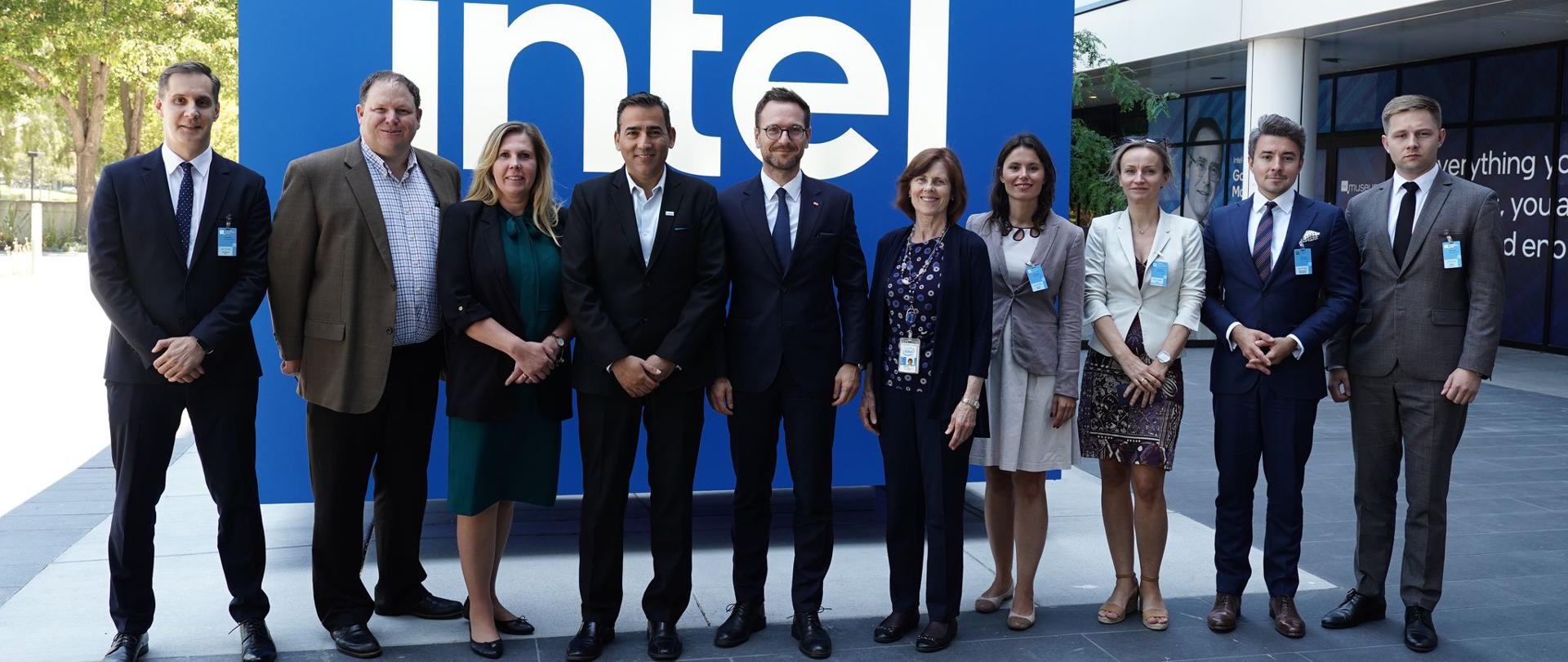 Na zdjęciu uczestnicy delegacji.