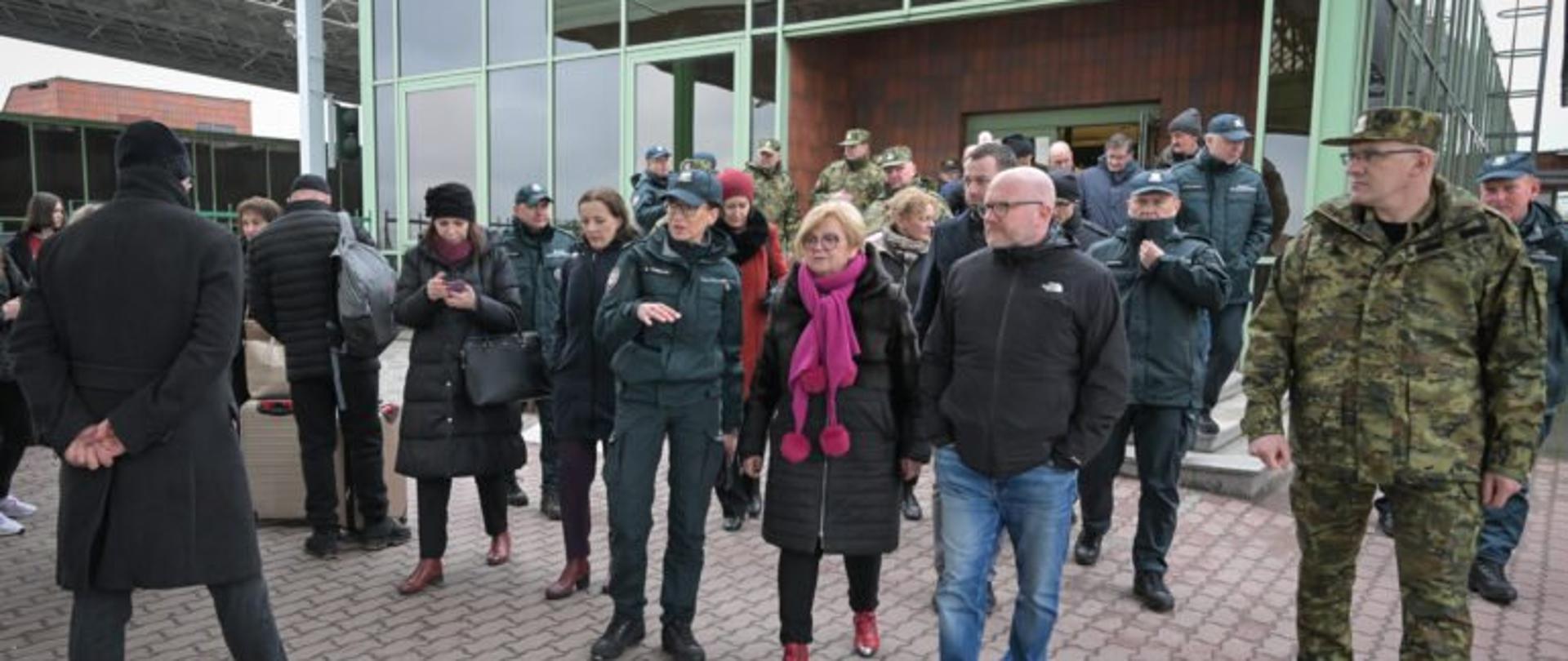 Delegacja przedstawicieli administracji rządowej i służb odpowiedzialnych za bezpieczeństwo 
