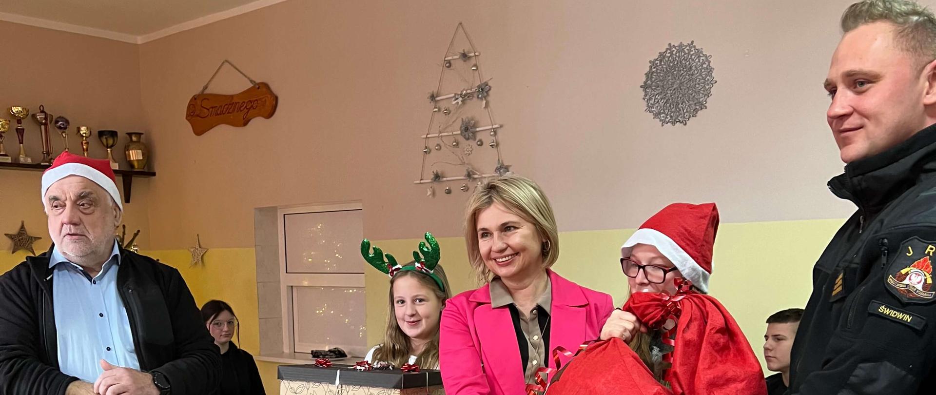 Świąteczna akcja „Paka dla dzieciaka”