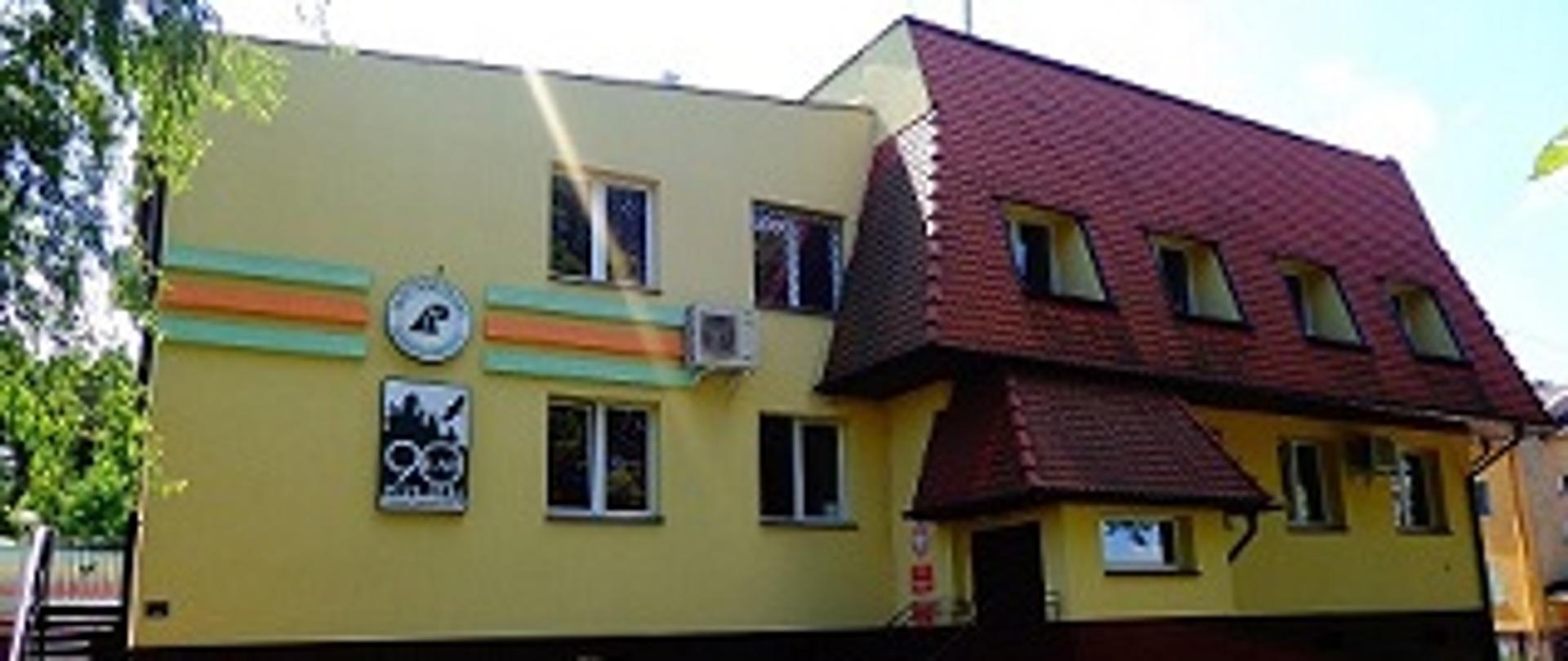 Budynek siedziby PGL LP nadleśnictwa Wołów