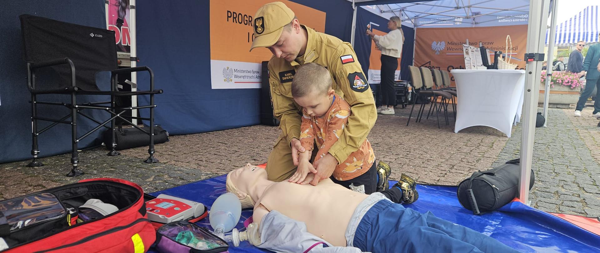 Działania edukacyjne realizowane przez strażaków powiatu gołdapskiego podczas festiwalu kulturalnego