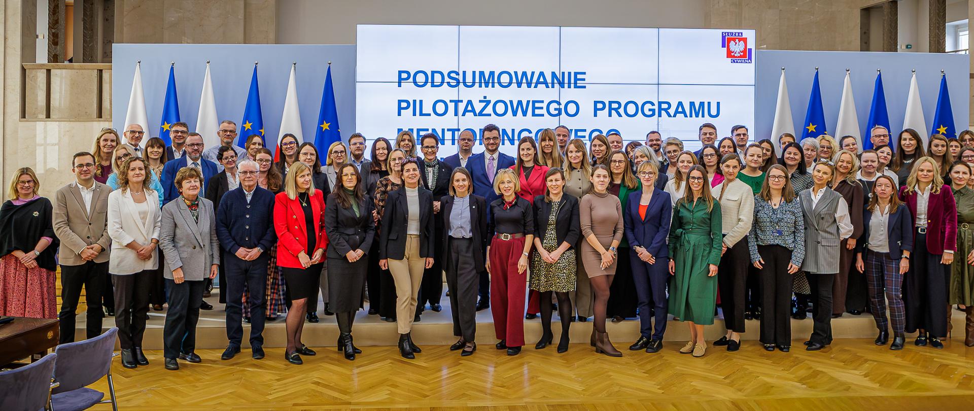 Podsumowanie pilotażowego programu mentoringowego: family foto