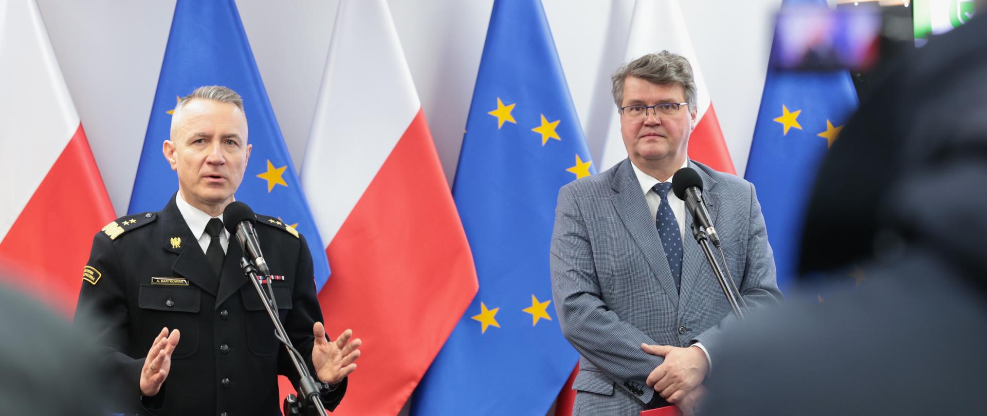 Konferencja prasowa dotycząca inwentaryzacji budynków i obiektów budowlanych przeprowadzonej przez funkcjonariuszy Państwowej Straży Pożarnej