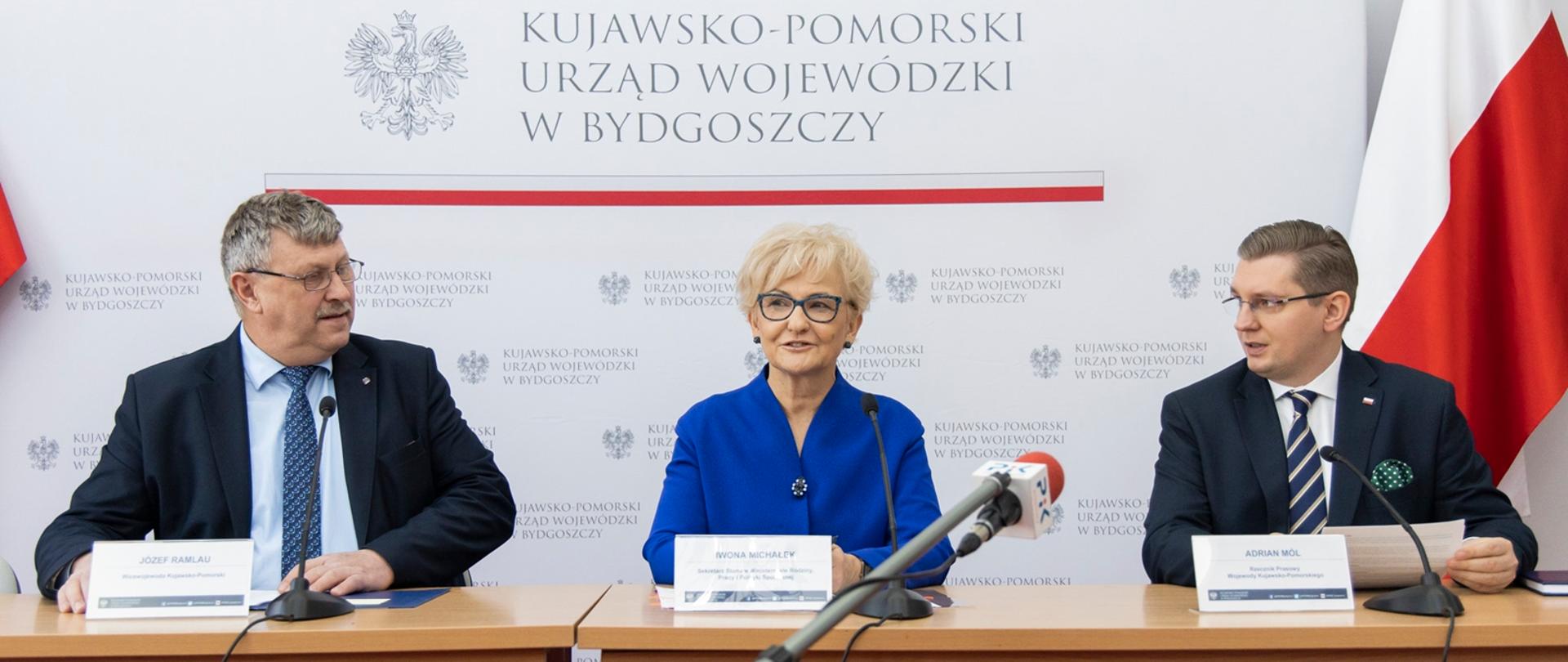 Chodzi o drugiego człowieka. Wiceminister Iwona Michałek o działaniach Ministerstwa Rodziny, Pracy i Polityki Społecznej 