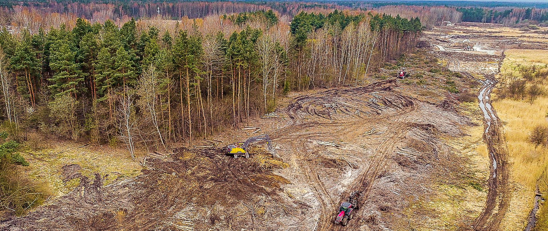 Fotografia lotnicza robót ziemnych przy budowie obwodnicy Poręby i Zawiercia w ciągu DK78. 