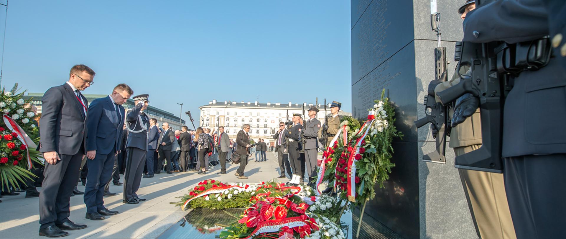 100418_MMB_Smolensk_RSuchy_01